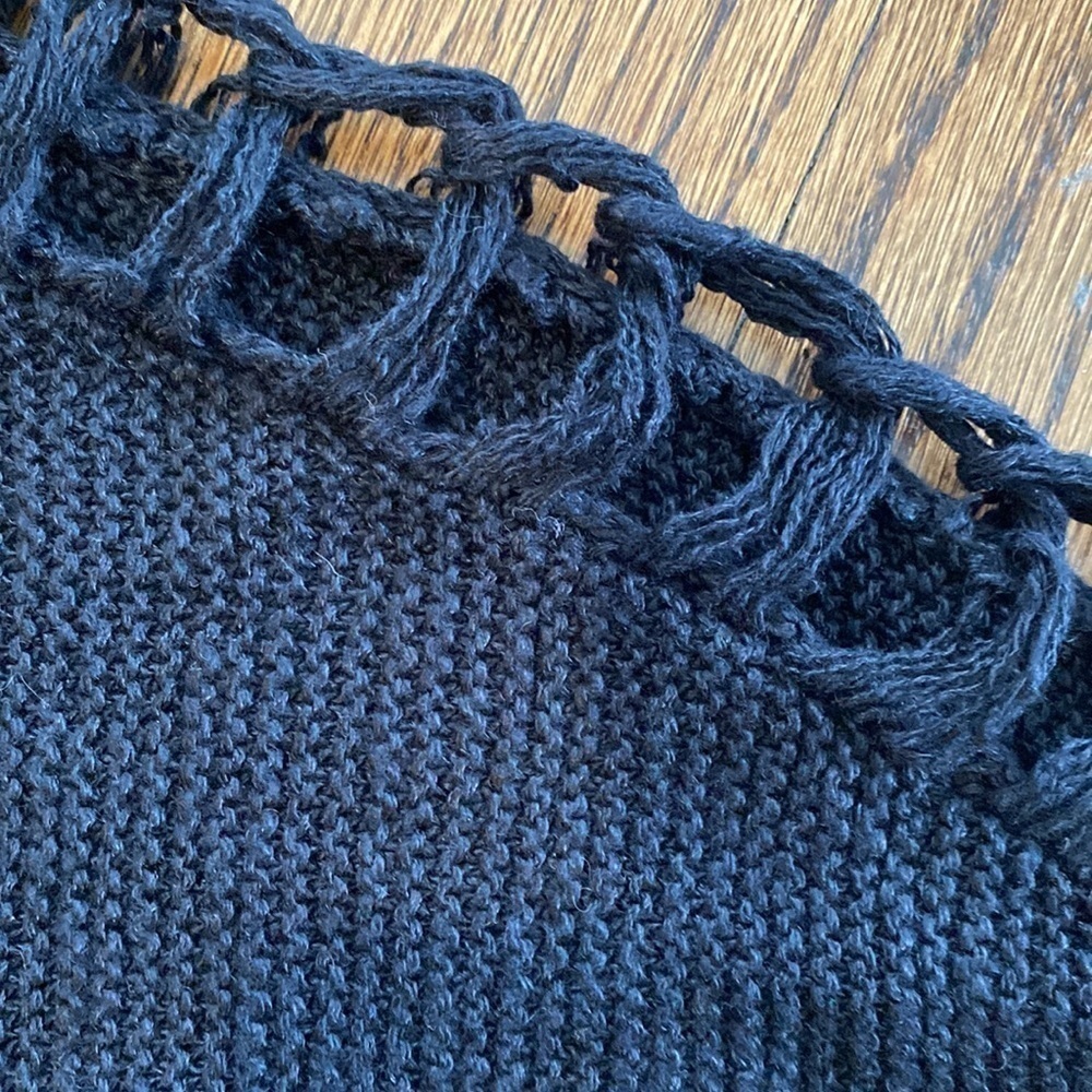 Line sweater - Picture 3 of 6